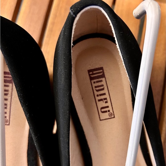 NIB Women’s Black Suede Wedge Heel Shoes- Sz 7.5 - Picture 8 of 8